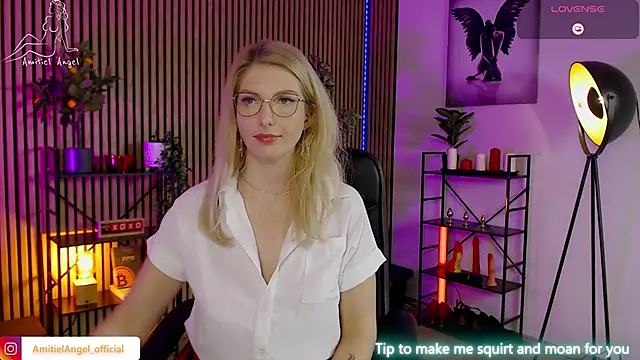 Snapshot of Amitiel_Angel chatting on February 6, 7:51 pm Amitiel Angel online show from February 6, 7:51 pm