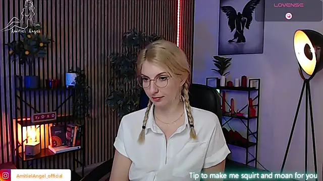 Snapshot of Amitiel_Angel chatting on March 5, 7:49 pm Amitiel Angel online show from March 5, 7:49 pm