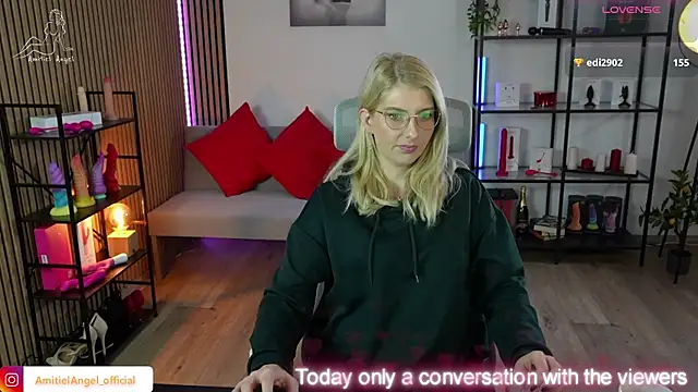 Snapshot of Amitiel_Angel chatting on November 8, 8:07 pm Amitiel Angel online show from November 8, 8:07 pm