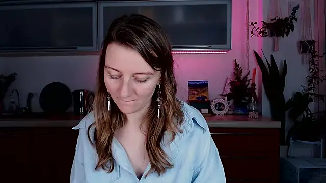 Elly Helly online show from January 11, 9:04 pm