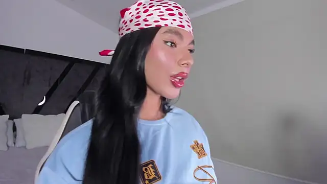 IsabelleFoxx  online show from October 21, 10:10 pm