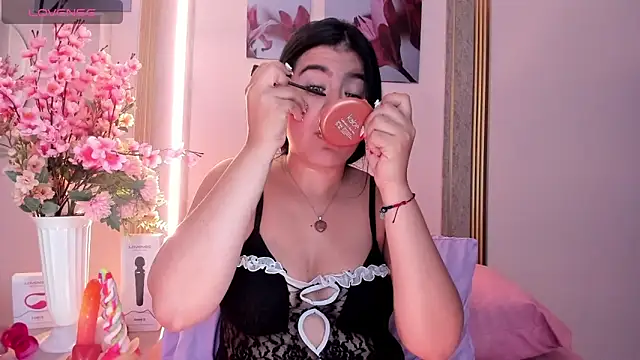 scarlet fostt  online show from October 19, 10:38 am