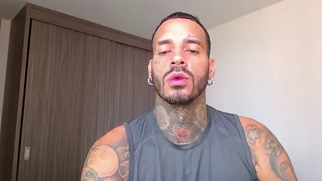 Snapshot of mulatos16 chatting on January 20, 5:27 pm mulatos16 online show from January 20, 5:27 pm