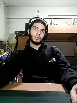 Snapshot of kleineid77 chatting on January 3, 11:33 pm kleineid77 online show from January 3, 11:33 pm