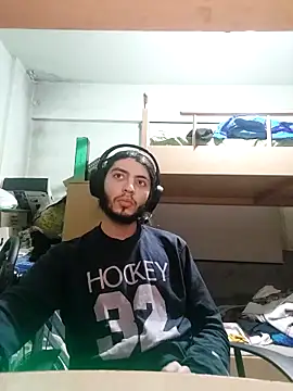 Snapshot of kleineid77 chatting on February 8, 4:04 pm kleineid77 online show from February 8, 4:04 pm