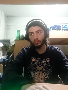 Snapshot of kleineid77 chatting on February 15, 3:39 pm kleineid77 online show from February 15, 3:39 pm