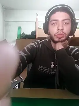 Snapshot of kleineid77 chatting on March 8, 4:39 pm kleineid77 online show from March 8, 4:39 pm