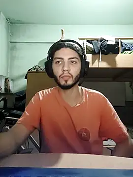 Snapshot of kleineid77 chatting on November 4, 7:24 pm kleineid77 online show from November 4, 7:24 pm