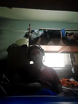 Snapshot of kleineid77 chatting on November 29, 11:13 am kleineid77 online show from November 29, 11:13 am