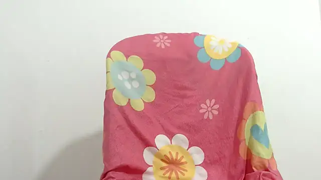 isaaclatino online show from December 3, 8:00 am