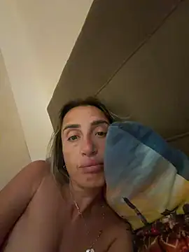 Snapshot of casalinga88 chatting on July 14, 1:19 am casalinga88 online show from July 14, 1:19 am