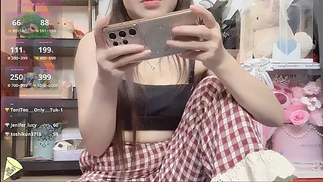 Berrysweet 68 online show from March 2, 9:53 am