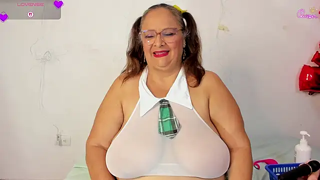 Snapshot of BBW_salome chatting on April 21, 7:28 pm BBW salome online show from April 21, 7:28 pm