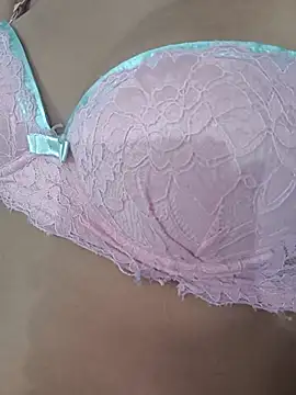 Snapshot of fernandasweet chatting on March 17, 12:41 am fernandasweet online show from March 17, 12:41 am