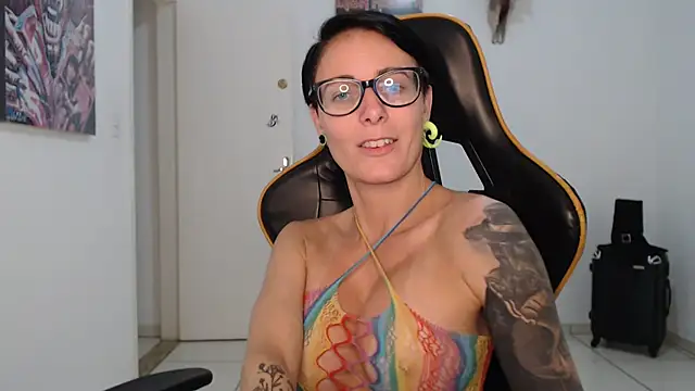 CrisBathoryxxx online show from January 11, 12:12 am