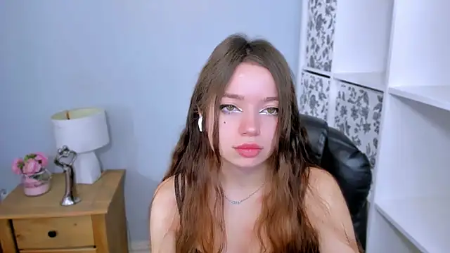 GraceLips online show from October 25, 5:37 am