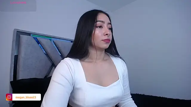 megan bluee23 online show from October 29, 4:09 pm