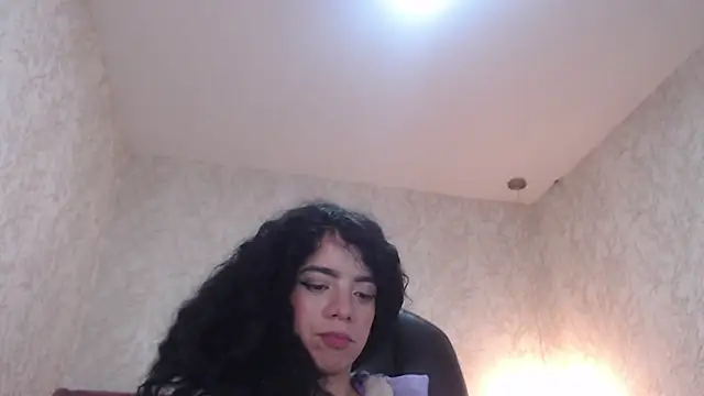 EmmaCowperr online show from January 8, 9:53 am