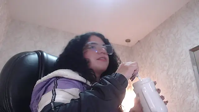 EmmaCowperr online show from January 9, 10:41 am