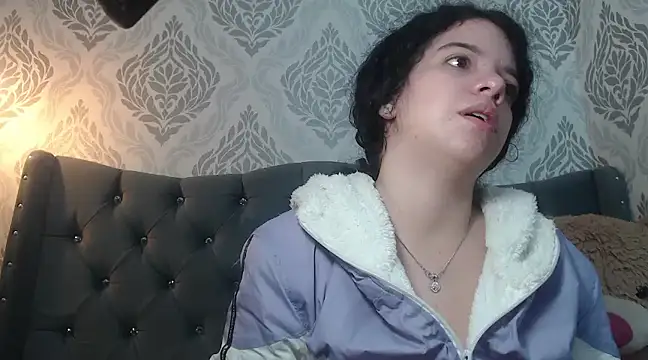 EmmaCowperr online show from March 7, 2:34 pm