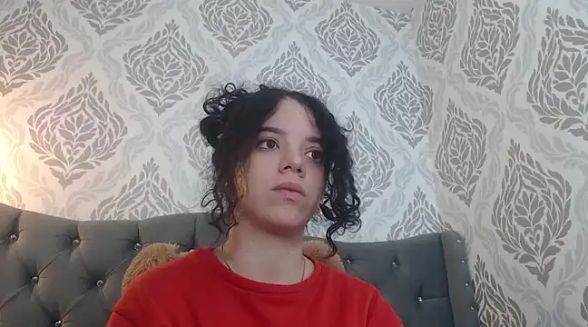 EmmaCowperr online show from March 8, 4:17 pm