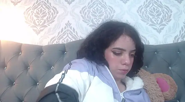 EmmaCowperr online show from March 19, 3:19 pm