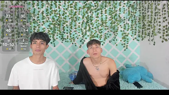 Snapshot of oliverhot2005 chatting on November 16, 3:06 pm oliverhot2005 online show from November 16, 3:06 pm