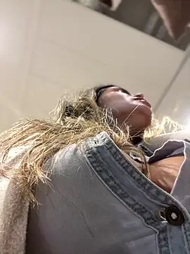 melanny10 online show from December 10, 1:11 pm