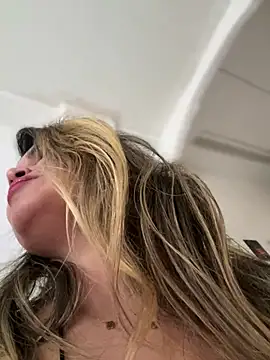 melanny10 online show from December 21, 1:42 pm