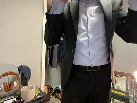 Snapshot of mouser21212 chatting on January 1, 12:11 pm mouser21212 online show from January 1, 12:11 pm