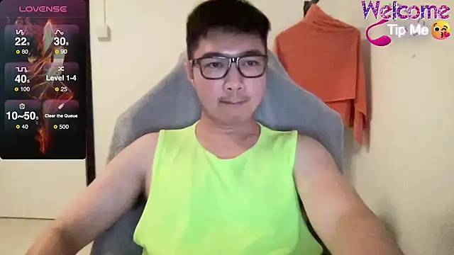 Snapshot of christopherlonger chatting on March 14, 12:29 pm christopherlonger online show from March 14, 12:29 pm