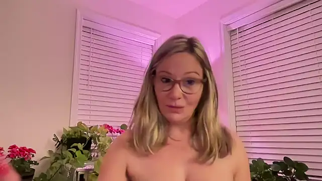 Milf Goddess online show from May 14, 7:48 am