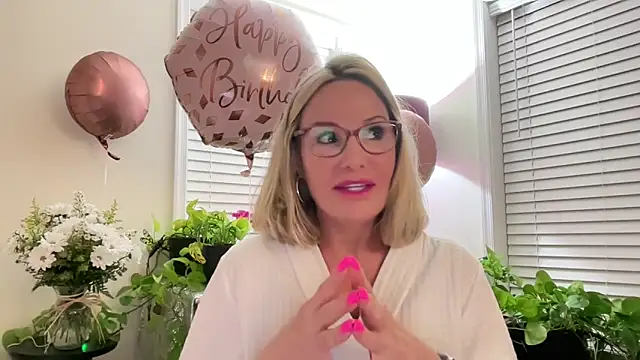 Milf Goddess online show from June 13, 5:16 am