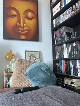 Snapshot of Luccreccia_ chatting on October 20, 8:26 am Luccreccia online show from October 20, 8:26 am