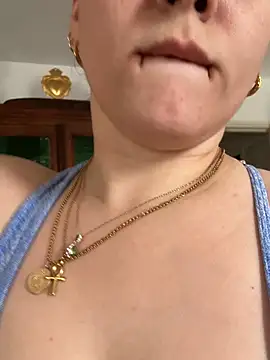 Luccreccia  online show from March 12, 11:38 am