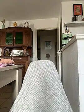 Snapshot of Luccreccia_ chatting on March 26, 9:37 am Luccreccia online show from March 26, 9:37 am