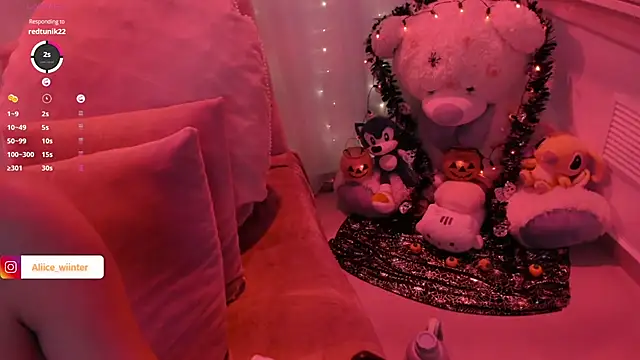 Snapshot of Alice_winter_ chatting on October 17, 6:10 pm Alice winter online show from October 17, 6:10 pm