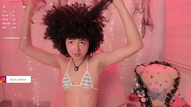 Snapshot of Alice_winter_ chatting on October 23, 7:12 pm Alice winter online show from October 23, 7:12 pm