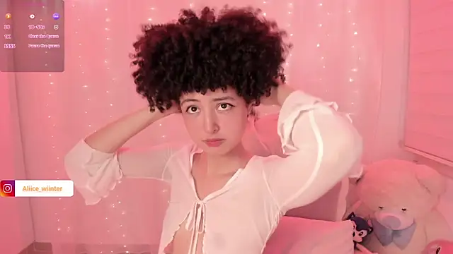 Snapshot of Alice_winter_ chatting on November 5, 6:08 pm Alice winter online show from November 5, 6:08 pm