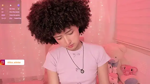 Snapshot of Alice_winter_ chatting on November 17, 6:24 pm Alice winter online show from November 17, 6:24 pm