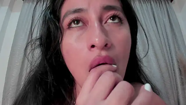 LisaHadwin online show from January 7, 9:14 pm