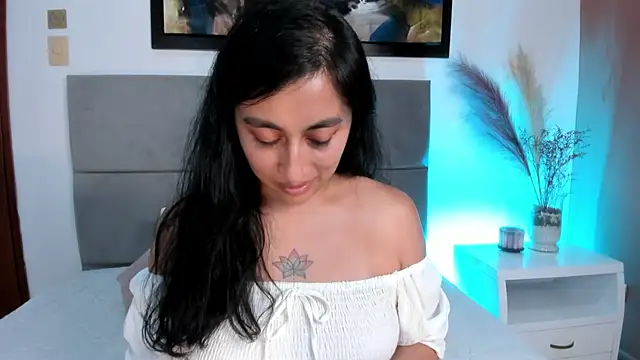 LisaHadwin online show from February 7, 6:24 pm