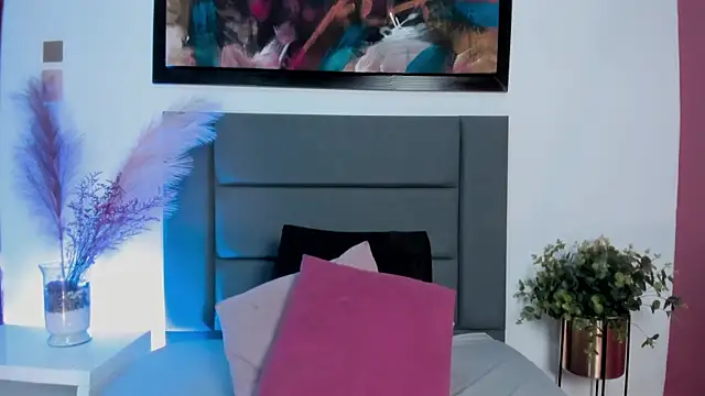 LisaHadwin online show from February 27, 9:25 pm