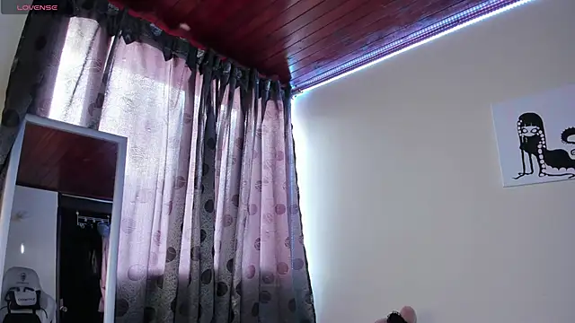 Snapshot of satanbabee chatting on January 25, 10:28 pm satanbabee online show from January 25, 10:28 pm