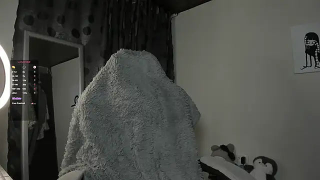 Snapshot of satanbabee chatting on February 5, 12:31 am satanbabee online show from February 5, 12:31 am