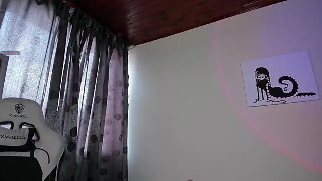 Snapshot of satanbabee chatting on February 18, 10:03 pm satanbabee online show from February 18, 10:03 pm