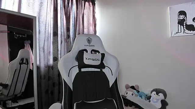 Snapshot of satanbabee chatting on February 21, 10:26 pm satanbabee online show from February 21, 10:26 pm