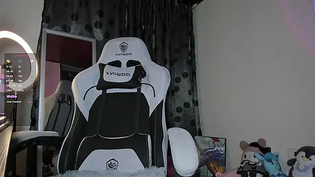 Snapshot of satanbabee chatting on February 25, 11:55 pm satanbabee online show from February 25, 11:55 pm