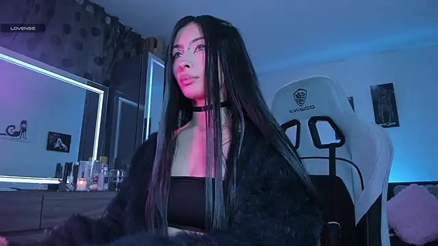 Snapshot of satanbabee chatting on September 18, 12:12 am satanbabee online show from September 18, 12:12 am