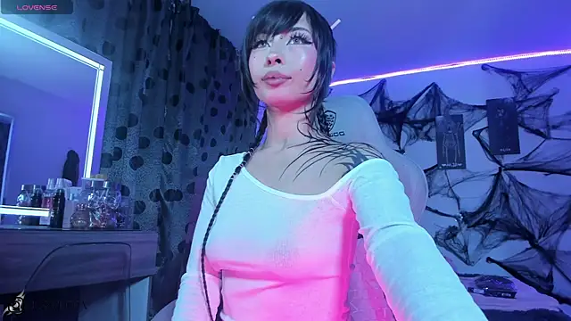 Snapshot of satanbabee chatting on October 3, 11:46 pm satanbabee online show from October 3, 11:46 pm